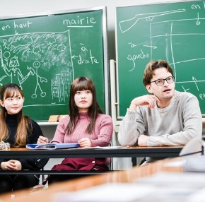 フランス語フランス文学科