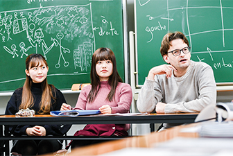 フランス語フランス文学科